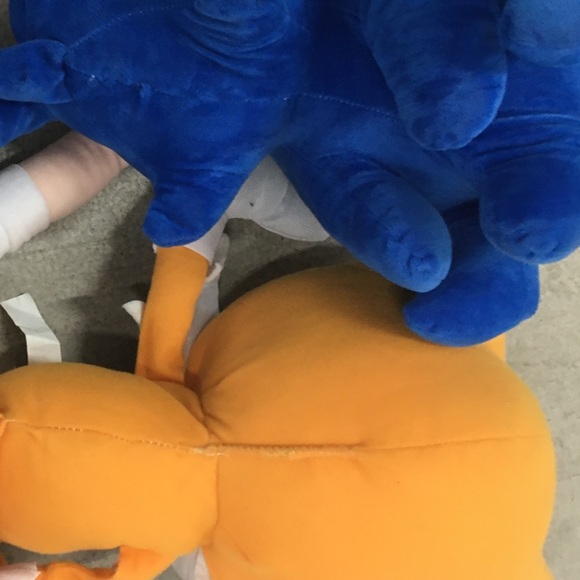 $25 ONE DAY ONLY ⬅️⬅️⬅️⬅️Two Sonic and Tails Large Plushies - Picture 10 of 12